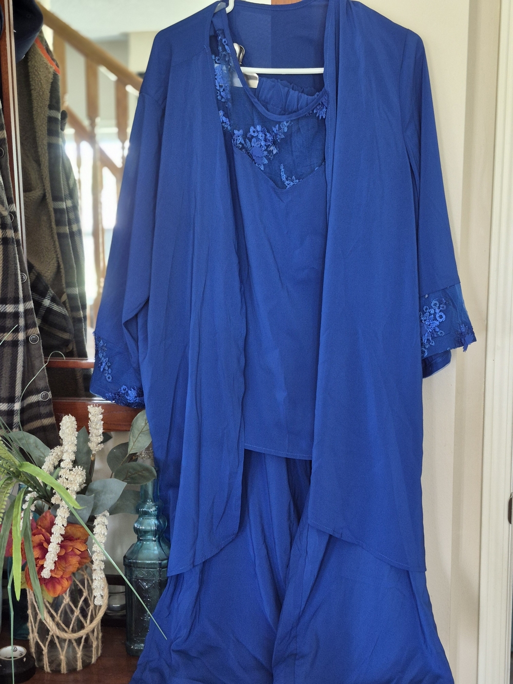 Blue Lace-Detail V-Neck Women's Top - Picture 4 of 6
